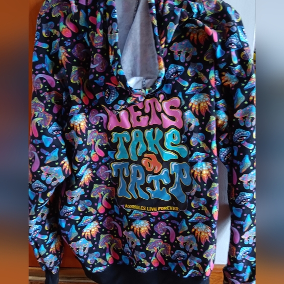 XL Let's Take A Trip Hoodie NWT - Picture 4 of 4